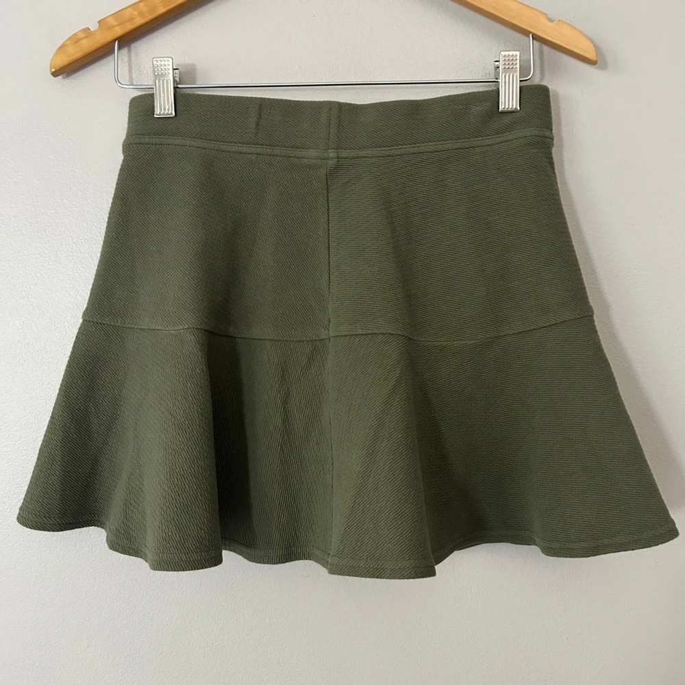 OFFLINE by Aerie Skort Womens M Green Ribbed Ruffle Fit‎ & Flare Activewear NWT